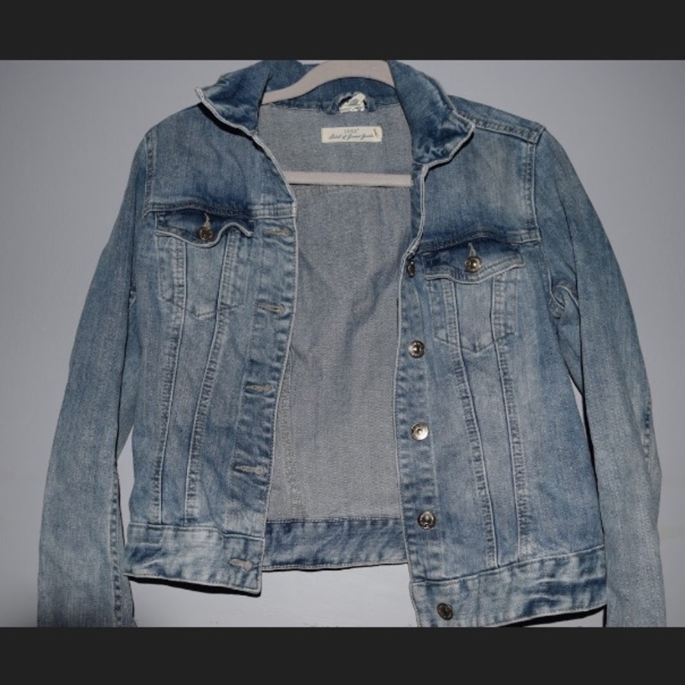 Jean jacket - Picture 2 of 3